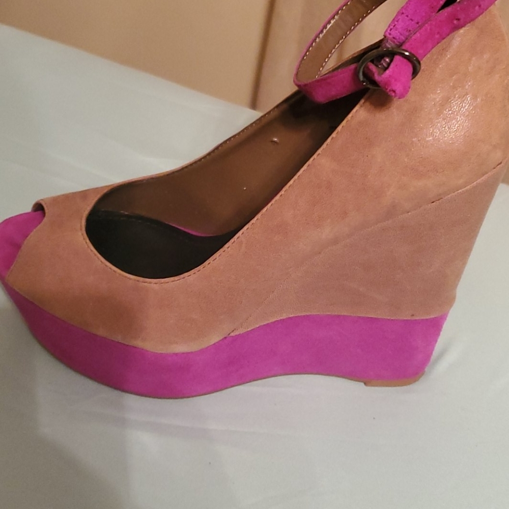Wedge heel